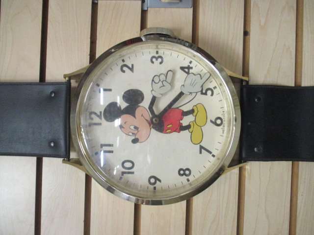 Welby by Elgin Mickey Mouse Watch Style Wall | Proxibid