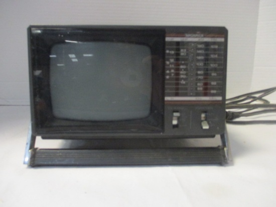 Vintage Magnavox Portable TV with AM/FM Radio