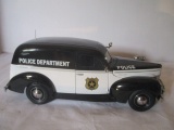Matchbox Metro Police 1940 Ford Sedan Delivery