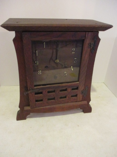 Vintage New Haven Clock Co. Arts and Craft Style Mantle Clock