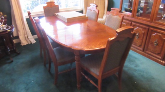 Broyhill Burwood Look Banded Dining Table, Six Side Chairs and Table Pads