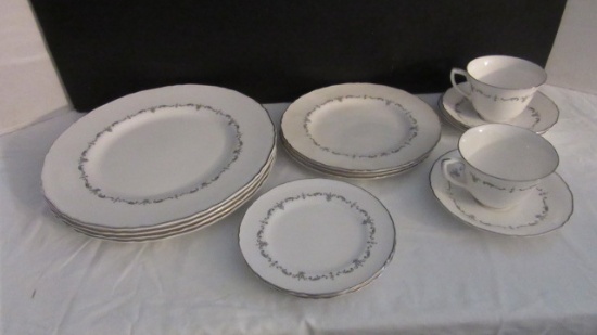 15 Pieces of 1963 Royal Worcester "Silver Chantilly" Fine China