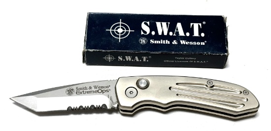 NIB Smith & Wesson SW50T6 4.5” Extreme Ops Automatic Pocket Knife
