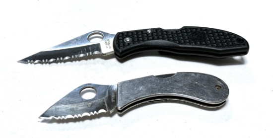 Pair of Spyderco Pocket Knives