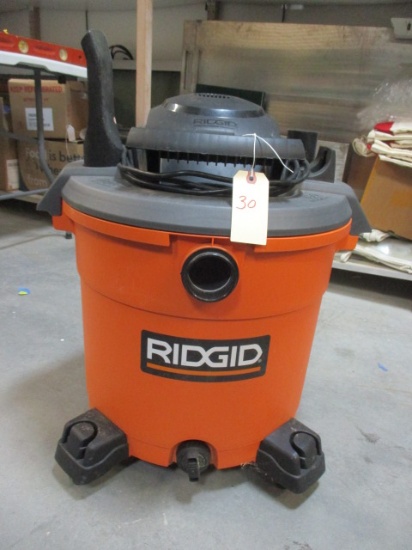 Rigid 5 HP 16 Gallon Shop Vac with hose