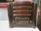 Sears and Roebuck Vintage Radio - Model #100-359