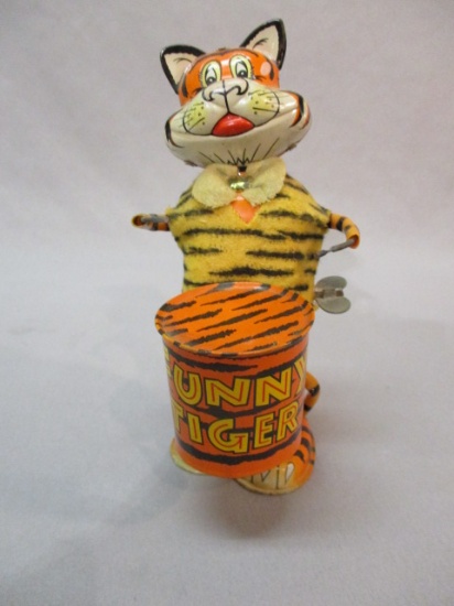 Vintage Louis Marx Funny Tiger Drummer Tin Windup Toy 7"