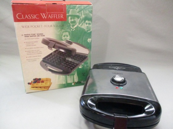 Villaware Classic Wide Pocket/4 Square Waffler