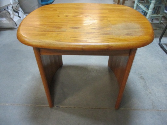 Curved Leg Oak Side Table