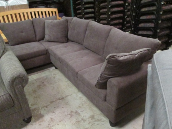 Like New Grey Upholstered 2 Piece Sectional Sofa with Lounger End