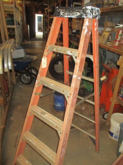 6' Fiberglass Step Ladder