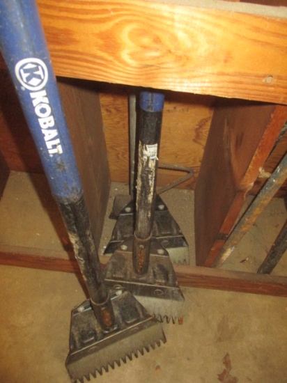4 Roof Shingle Removers