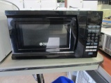 Black Commercial Chef 700watt Microwave