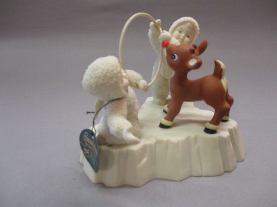 2000 Dept. 56 Snowbabies The Guest Collection "Rudolph Gets Ready"