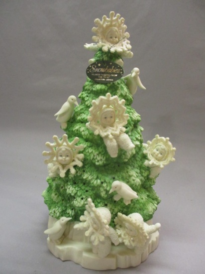 2004 Dept. 56 Snowbabies Collectors Edition "Flakes Falling From The Tree"