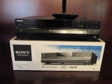Sony CDP-CE500 5 Disc Changer and Remote with Original Box