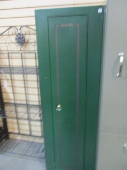 Stack-On Metal Green Gun Safe.  No Key.