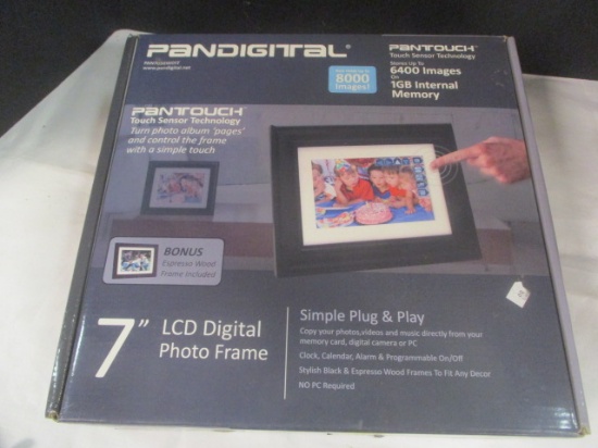 Pandigital 7" LCD Digital Photo Frame in Box