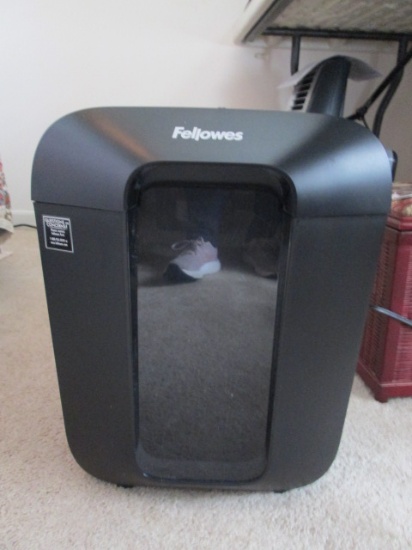 Fellows 9 Sheet/Credit Card Shredder