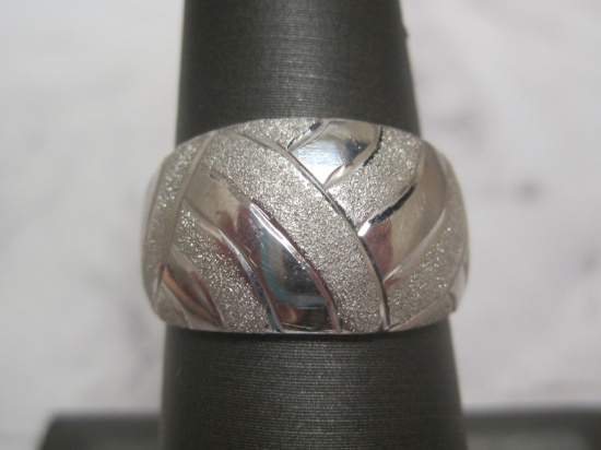 10k White Gold Ring