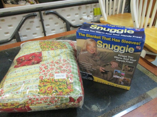 Valencia Twin Size Quilt Set in Bag and New Old Stock Snuggie