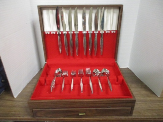 Set of Wm A Rogers "Premiere" Stainless Flatware in Retro Silver Saver Box