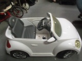 Volkswagen Beetle Bug Battery-Operating Plastic Ride-On Car