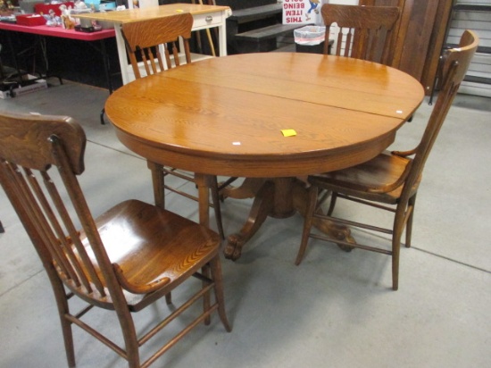 Tiger Oak Extendable Pedestal Dining Table w/Ball/Claw Feet