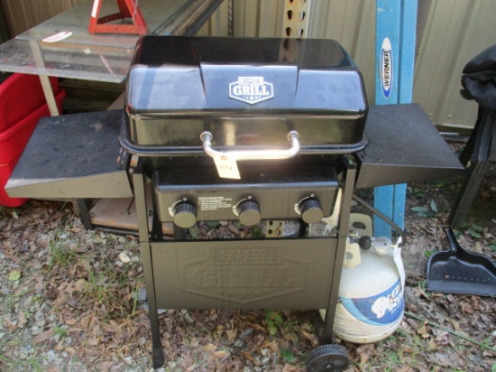 Expert Grill with Propane and Cover.
