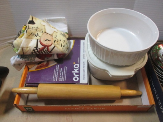 Corning Ware 2 1/2 QT Bowl and Bowl with Plastic Lid, Rolling Pin, Microwave Hot Plate.