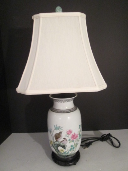Chinoiserie Motif Porcelain Vase Desk Lamp