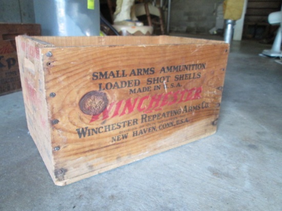 Old Winchester Super W Speed Wooden Ammo Box