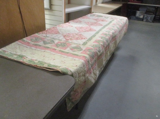 Quilted bedspread, Pinks, Ove, Cream.