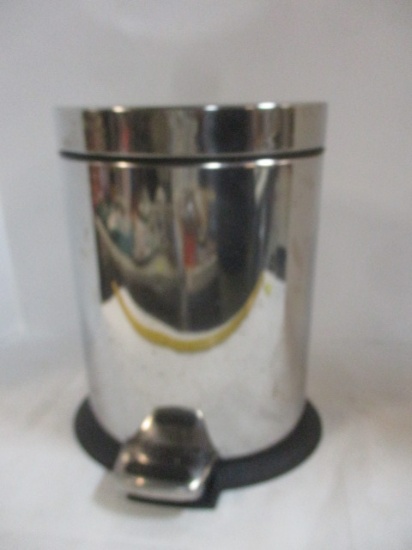 Metal Foot Pedal Trash Can with Flip Lid.