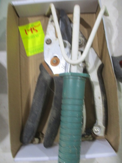 Pruners & Cultivator