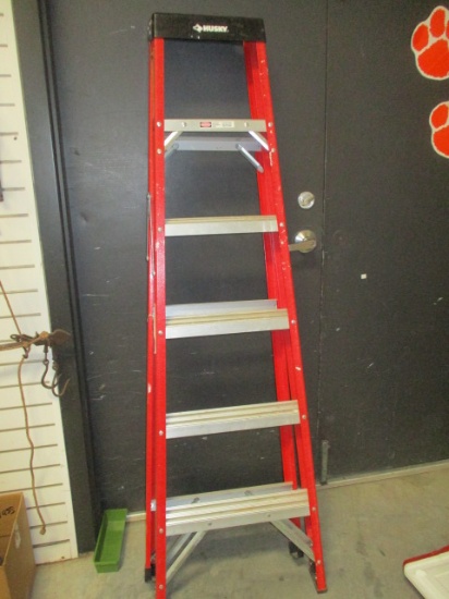 Husky 6' Fiberglass Ladder