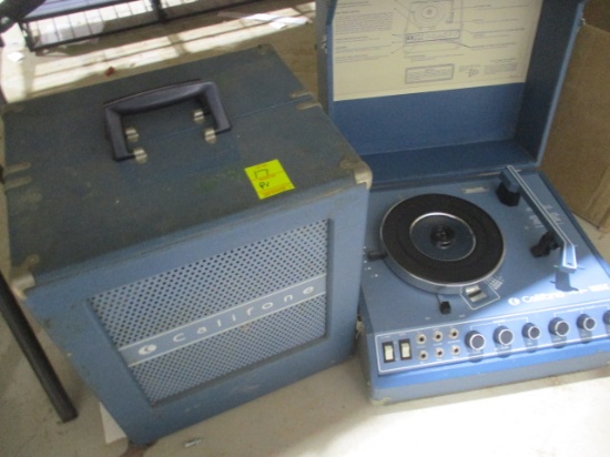 Califone 1875K Turntable & Pair of Portable Speakers