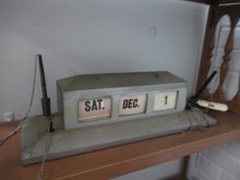 Vintage Bank Customer Counter Perpetual Desk Calendar Dual Pen Holders