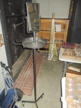 Portable Jewelry/Accessory Store Display with Double Sided Mirror