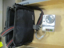 Nikon CoolPix 7600 7.1 Megapixel Digital Camera and Camera Bag