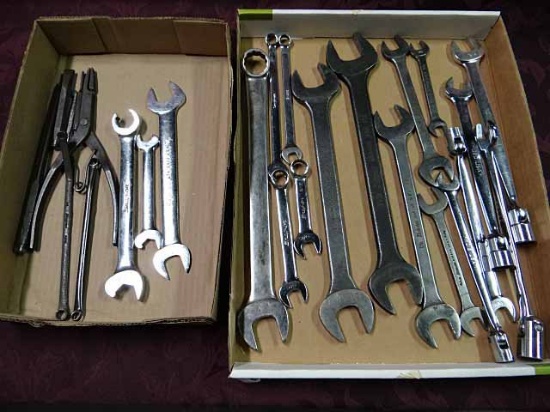 Snap-On Tools: 5 Combo. Flex-head Ratchet/Open End Wrenches; Stretch Belt Remover; Offset Box Wrench
