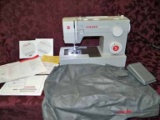 Like New Singer 4411 Heavy Duty Sewing Machine - 11 Build In Stitches, Adjustable Stitch Width & Len