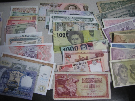 world wide currency lot of 52 pieces