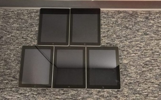 Apple iPad 2 Lot of 5 iPads