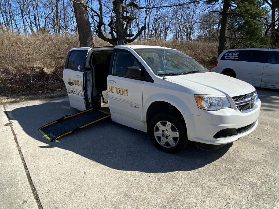 2012 DODGE CARAVAN WITH WHEELCHAIR RAMP