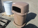 Toter Deco Plastic Trash Can