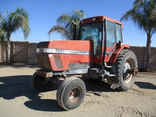 International 7220 Ag Tractor,