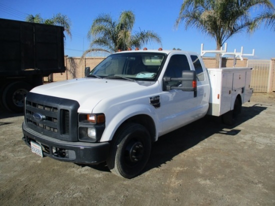 2008 Ford F350 XL SD Extended-Cab Utility Truck,