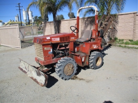 Ditch Witch 3700DD Ride-On Trencher,