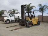 Caterpillar V200B Construction Forklift,